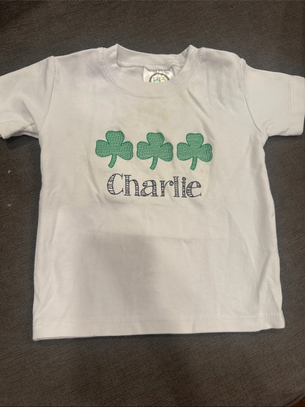 White Kids T‑Shirt with Green Shamrock Trio - Personalized Charlie - Picture 1 of 2